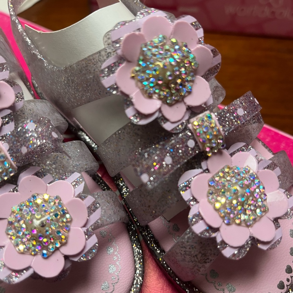 New Worldcolors Sandals, Pink/Silver, Size 8